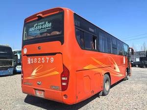 Autobús de Lujo ZK6109 Usado, 45 Asientos, Motor Trasero, Diésel Euro 3, Manual, Color Rojo - Product Image 3