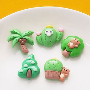 Planta verde árbol <span class=keywords><strong>de</strong></span> <span class=keywords><strong>coco</strong></span> resina encantos Cactus Mini oso Diy decoración para teléfono caso pinza <span class=keywords><strong>de</strong></span> pelo - Product Image 1