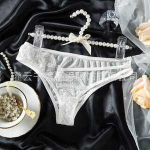 Commerce transfrontalier : String transparent en maille style français Mantua, lingerie féminine en dentelle respirante et invisible. - Product Image 1
