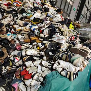 Nouveaux modèles de chaussures de sport d'occasion pour femmes, confortables, respirantes, avec doublure en mesh, pour l'extérieur, en stock - Product Image 4
