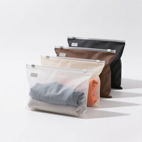 Chaussettes en plastique mat biodégradable écologique personnalisé vêtements en fourrure sac à zip-lock pour l'emballage de stockage de voyage