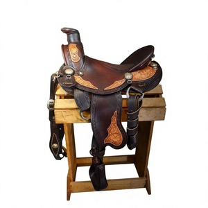 BS International Handicraft - Silla de montar de cuero inglés para carreras, con estructura de madera, hecha a mano, personalizada, sostenible, con alfombrillas para caballo y caja - Product Image 1