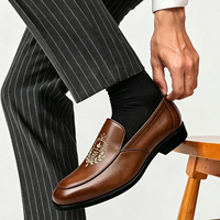 Mocassins classiques pour hommes, brodés or, confortables, à talon plat, bout rond, à enfiler, pour affaires, décontractés, formels, soirée, mariage, motif feuille