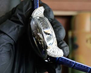 Reloj Astronómico Mecánico Deportivo y Ejecutivo con Detalles de Diamantes, Correa de Cuero y Caucho - Product Image 6