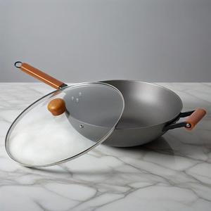 No es fácil de oxidar, <span class=keywords><strong>Wok</strong></span> de hierro fundido ligero de 32cm, sartén <span class=keywords><strong>Wok</strong></span> tradicional anticorrosión, antiadherente con cubierta de vidrio para uso en restaurantes