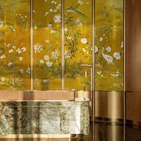Papier peint de luxe haut de gamme en feuille d'or, décoration murale chinoiserie peinte à la main, motif oiseaux et fleurs dorés pour salon de luxe