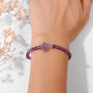 สร้อยข้อมือคริสตัลอเมทิสต์คุณภาพดี 4 มม. สำหรับทุกเพศ พร้อมจี้รูปไม้กางเขน เครื่องประดับทางศาสนาคริสต์แบบใหม่ ของขวัญที่ทนทาน - Product Image 2