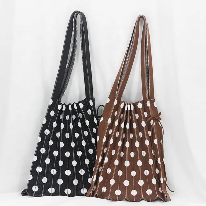 TS Schlussverkauf Fabrik Großhandel koreanische plissierte gestrickte Taschen mit Polka-Punkte-Muster faltbare Einkaufstaschen