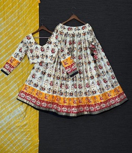 ผ้าฝ้ายแท้ดั้งเดิมของอินเดีย,Patola Lehenga Choli พร้อม Dupatta จากผู้ส่งออกทั่วโลก - Product Image 5