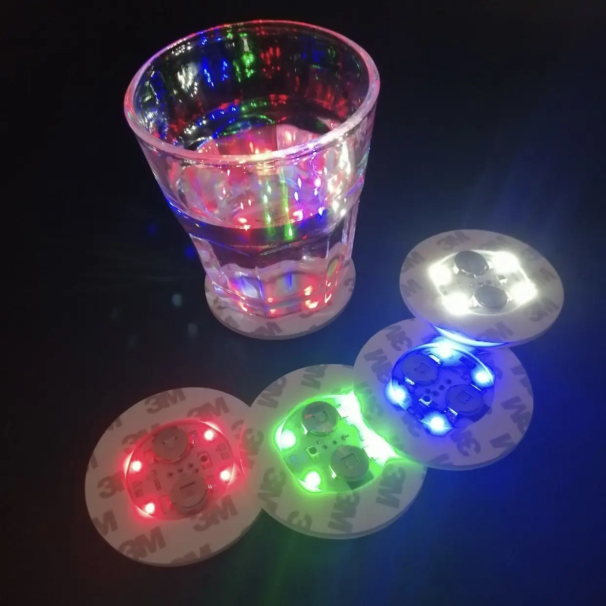 Venta caliente novedad iluminación brillo posavasos LED botella luz pegatinas Festival club nocturno Bar fiesta florero decoración bebida taza Mat