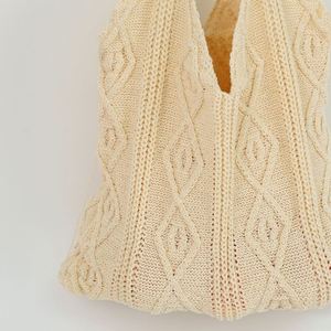 Sac à bandoulière décontracté en tricot torsadé doux à motif losanges vintage pour femme - Product Image 3
