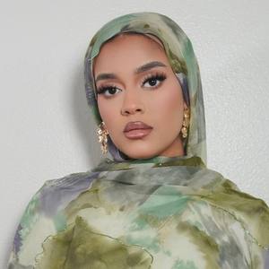 Venta al por mayor de fábrica: Nuevo hiyab de satén de seda estampado a la moda para mujer, pañuelo étnico, chal para velo musulmán 90*230 - Product Image 3