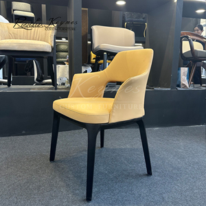 Fauteuil d'appoint contemporain unique à dossier ouvert en similicuir avec accoudoirs à oreilles, structure en bois noir pour café commercial - Product Image 3