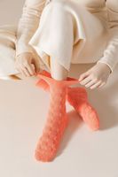 Chaussettes de sport OEM en gros, légères, avec logo et motif 3D, tricotées sur mesure, chaudes pour l'extérieur, pour femmes, modèle standard