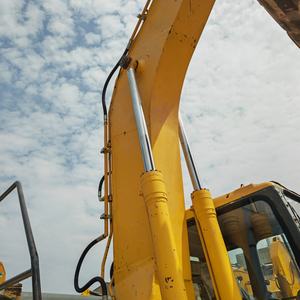 Excavatrice sur chenilles Komatsu PC220-8 d'occasion de 22 tonnes, certifiée EPA, moteur de 125 kW, capacité de la benne de 1 m³, haute efficacité - Product Image 6