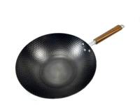 Baru Datang Desain Berlian 32 Cm Nitriding Wok Wajan Pegangan Kayu Wajan & Tumis Wajan Cina W/O Coating