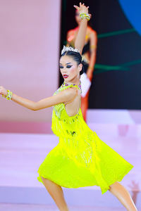 ヴェニースタイル ラテンダンスドレス スパンデックス/コットン製 テーラードラインストーンフリンジデザイン サルサパフォーマンスコスチューム 女性用 ステージ衣装 - Product Image 6