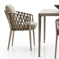 Ensemble de chaises de salle à manger d'extérieur modernes, luxueuses, en alliage d'aluminium, imperméables, empilables, durables, portables, écologiques, élégantes pour le salon