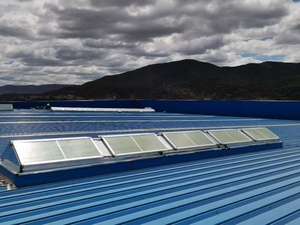 Lucernario Verticale Automatico Elettrico Modulare per Tetto Piano, Personalizzabile in Lega di Alluminio - Product Image 3