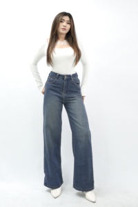 กางเกงยีนส์ทรงตรงเอวสูงสีน้ำเงิน รุ่น 8812 ระบายอากาศได้ดี สไตล์พรีปปี้ สวมใส่สบายตลอดวัน พร้อมดีไซน์แบบมีแผ่นเสริม ให้ลุคเก๋ไก๋หลากหลาย - Product Image 5