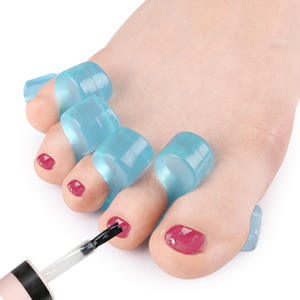 M字型外反母趾矯正用つま先セパレーター SEBS素材 四穴デザイン 男女兼用 トングサンダル風 メモリーフォームインソール - Product Image 4