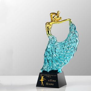 ブルーダンサートロフィー手彫刻クリスタル樹脂賞ダンスコンペティション彫刻ガラス素材 - Product Image 1