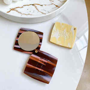 Zonyin Nuovo Design Set <span class=keywords><strong>Specchio</strong></span> e Pettine da Viaggio in Acetato con Logo Inciso, <span class=keywords><strong>Specchio</strong></span> Tascabile Retrò di Alta Gamma per Promozioni - Product Image 4