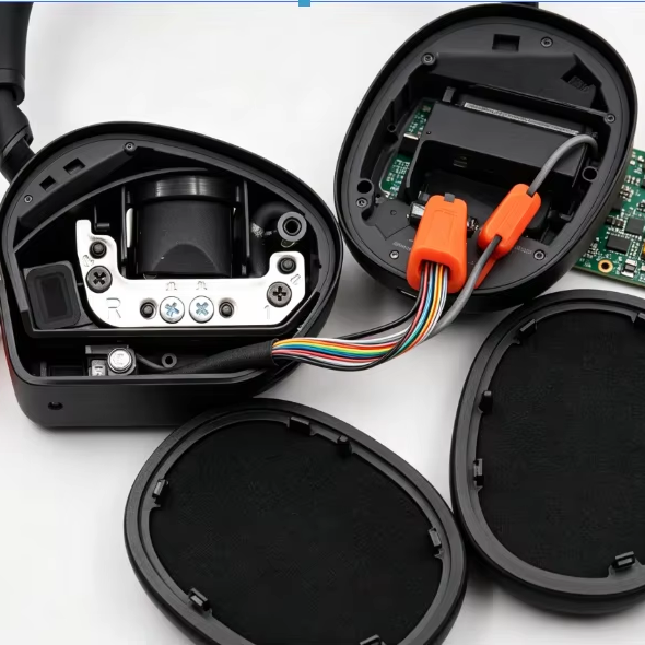 Custom CNC-machined Headphone Parts, Including Headbands, Ear Cups, Connecting Brackets, Screws and Nuts, Cable Channels