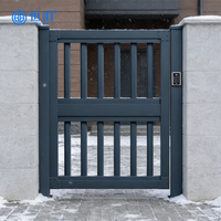 Portes battantes en aluminium à puissance élevée conçues sur mesure Porte piétonne intelligente Pliante Bonne intimité Moteur électrique automatique Villa