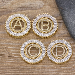 2025 패션 크리스탈 큐빅 지르코니아 라운드 쉐입 목걸이 금도금 이니셜 레터 펜던트 주얼리 체인 목걸이 여성용 - Product Image 2