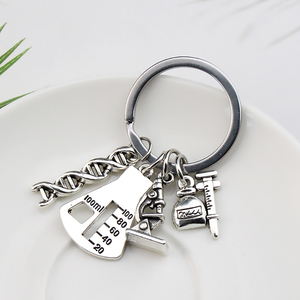 Llavero <span class=keywords><strong>de</strong></span> aleación con colgante <span class=keywords><strong>de</strong></span> joyería popular, diseño <span class=keywords><strong>de</strong></span> microscopio molecular químico, dispositivo experimental para estudiantes <span class=keywords><strong>de</strong></span> medicina, regalos <span class=keywords><strong>de</strong></span> química - Product Image 3