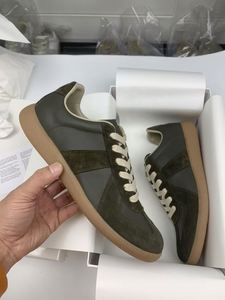 Chaussures décontractées classiques pour femmes, baskets en cuir véritable pour hommes, chaussures plates à lacets, légères et respirantes. - Product Image 1