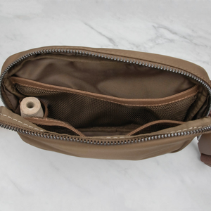 Sac banane mini tendance pour <span class=keywords><strong>femme</strong></span>, personnalisable OEM/ODM, avec fermeture éclair et distributeur de sacs à déjections canines pour la promenade du chien - Product Image 4