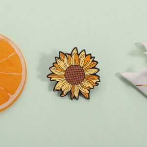 Mooie Zonnebloem Emaille Spelden Romantische Bloem Broches Metalen Revers Badge Decoratie Sieraden Geschenken Groothandel - Product Image 2