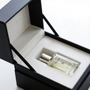 Boîte de <span class=keywords><strong>Parfum</strong></span> de Luxe Personnalisée avec Doublure en Éponge Emballage Cadeau Magnétique pour <span class=keywords><strong>Parfum</strong></span> et Soins de la Peau pour Flexographie FSC - Product Image 4