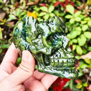 Cenicero de calaveras de jade Xiuyan talladas a mano al por mayor, cenicero de calaveras de jade verde, artesanías de piedra de cristal natural para decoración del hogar, regalo de Halloween - Product Image 4