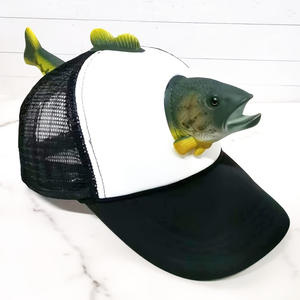 Casquette de baseball 6 panneaux en PVC <span class=keywords><strong>pour</strong></span> homme, modèle Xiyan 2026 I1938, avec décoration unique en forme de <span class=keywords><strong>truite</strong></span>, idéale <span class=keywords><strong>pour</strong></span> le commerce transfrontalier et <span class=keywords><strong>la</strong></span> livraison directe. - Product Image 3