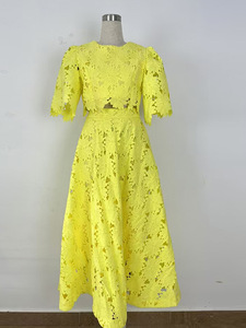 Completo Elegante Casual in <span class=keywords><strong>Pizzo</strong></span> Due Pezzi 2025 Nuovo Top Corto con Collo Scavato + Gonna a Vita Alta Ecologico per Donna - Product Image 5