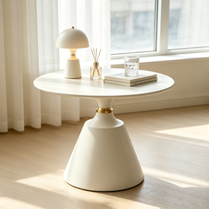 Table d'appoint ronde de luxe en crème blanche, base en forme de sablier avec anneau doré, table de salon, mobilier d'hôtel - Product Image 2