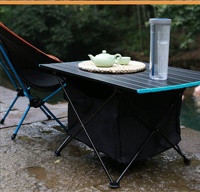 Table de camping pliable en alliage d'aluminium, légère, pour barbecues, loisirs et vente ambulante ; idéale pour les pique-niques.