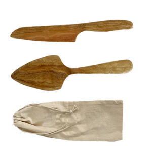 Ensemble de 3 couteaux à gâteau en bois et spatules à pizza avec sac en tissu, lavage à la main uniquement - Product Image 1