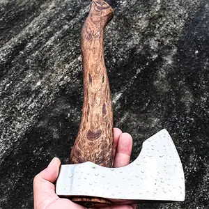 Ot dari 10 Viking Axe 45 baja karbon tinggi dengan Etching on Blade luar ruangan taktis axe pegangan kayu hatchet OEM/ODM grosir