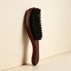 Spazzola per Barba con Manico Lungo in Setole di Cinghiale, Spazzola in Legno Marrone Rosso per la Cura della Barba, Spazzola per Modellare e Stilizzare i Peli del Viso Maschili - Product Image 2