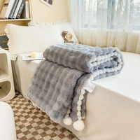 Vente en gros 100% polyester lapin peluche bulle velours flanelle sieste couverture épaissie dentelle garniture écologique tricoté hiver décontracté