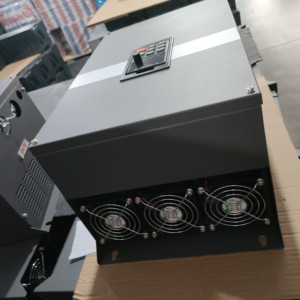 ระบบควบคุม VFD พลังงานแสงอาทิตย์แบบกำหนดเอง 22KW สำหรับใช้งานส่วนตัว 132KW 3 เฟส พร้อมไดรฟ์ AC 4KW 7.5KW 220V และ 15KW 3 เฟส 380V ราคาดีที่สุด - Product Image 3