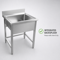 Évier de cuisine commercial en acier inoxydable avec plan de travail indépendant et robinet, table étanche idéale pour les services de restauration