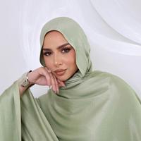 Hijab en modal couleur unie infusé de soie lourde, design classique, essentiel de la garde-robe pour les femmes musulmanes