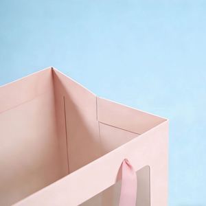 Bolsas de Papel Rosa Personalizables con Ventanas Transparentes y Asas Retorcidas para Arreglos Florales y Empaque de Regalos - Product Image 4