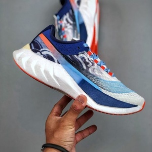 Zapatillas de Entrenamiento para Maratón Saucony Pro 4 con Placa de Carbono, Cómodas, Resistentes al Desgaste, para Carreras de Larga Distancia para Hombre - Product Image 6