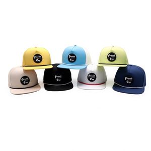 Casquette de sport imperméable à 5 panneaux avec perforations laser, visière plate, patch en caoutchouc PVC, logo personnalisé et fermeture snapback à cordon - Product Image 5